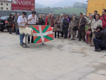 Tocando la txalaparta